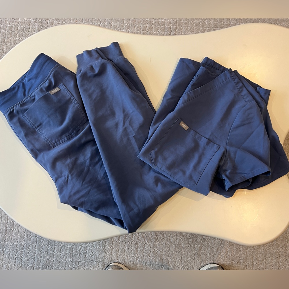 Figs Women's Scrub Set in Navy Blue